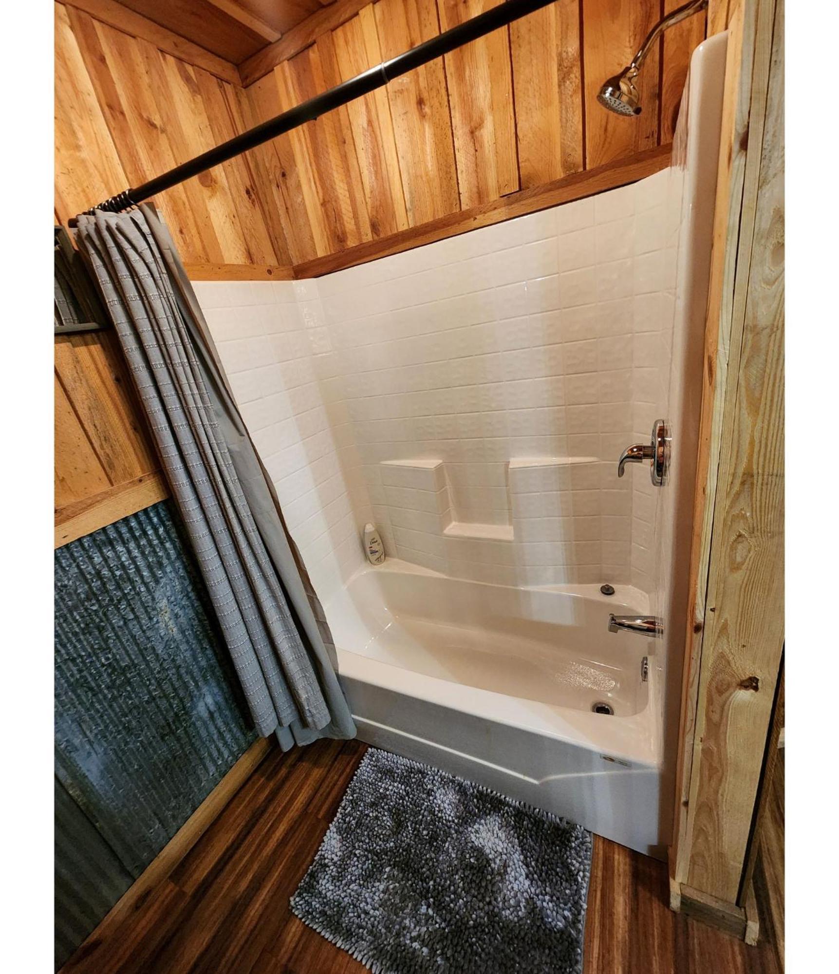 Unique Country Cabin Meets Farmhouse Modern!!! Mena 외부 사진