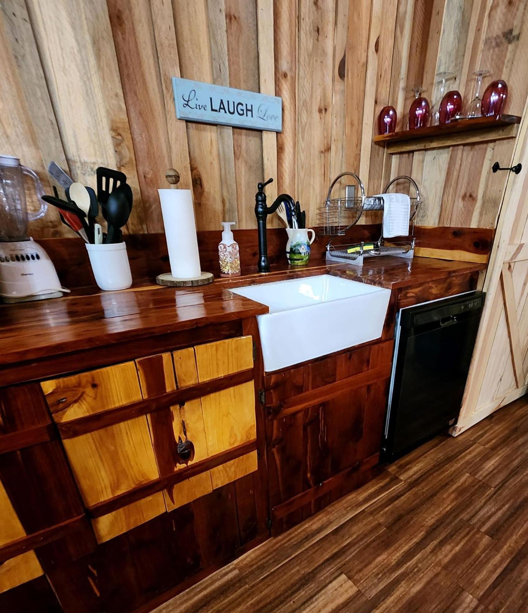 Unique Country Cabin Meets Farmhouse Modern!!! Mena 외부 사진
