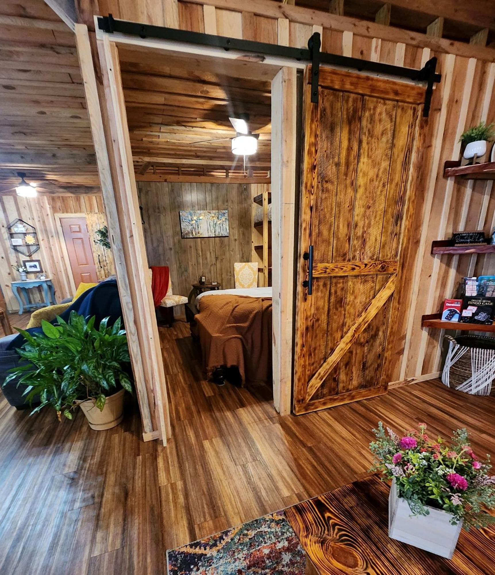 Unique Country Cabin Meets Farmhouse Modern!!! Mena 외부 사진
