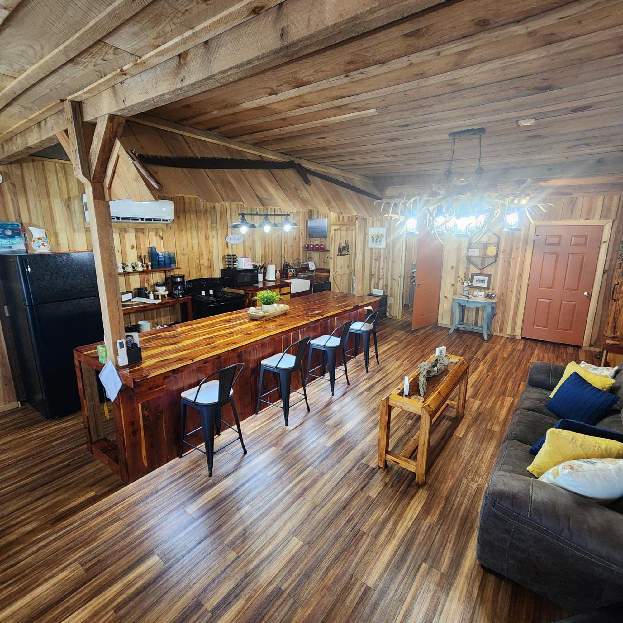Unique Country Cabin Meets Farmhouse Modern!!! Mena 외부 사진