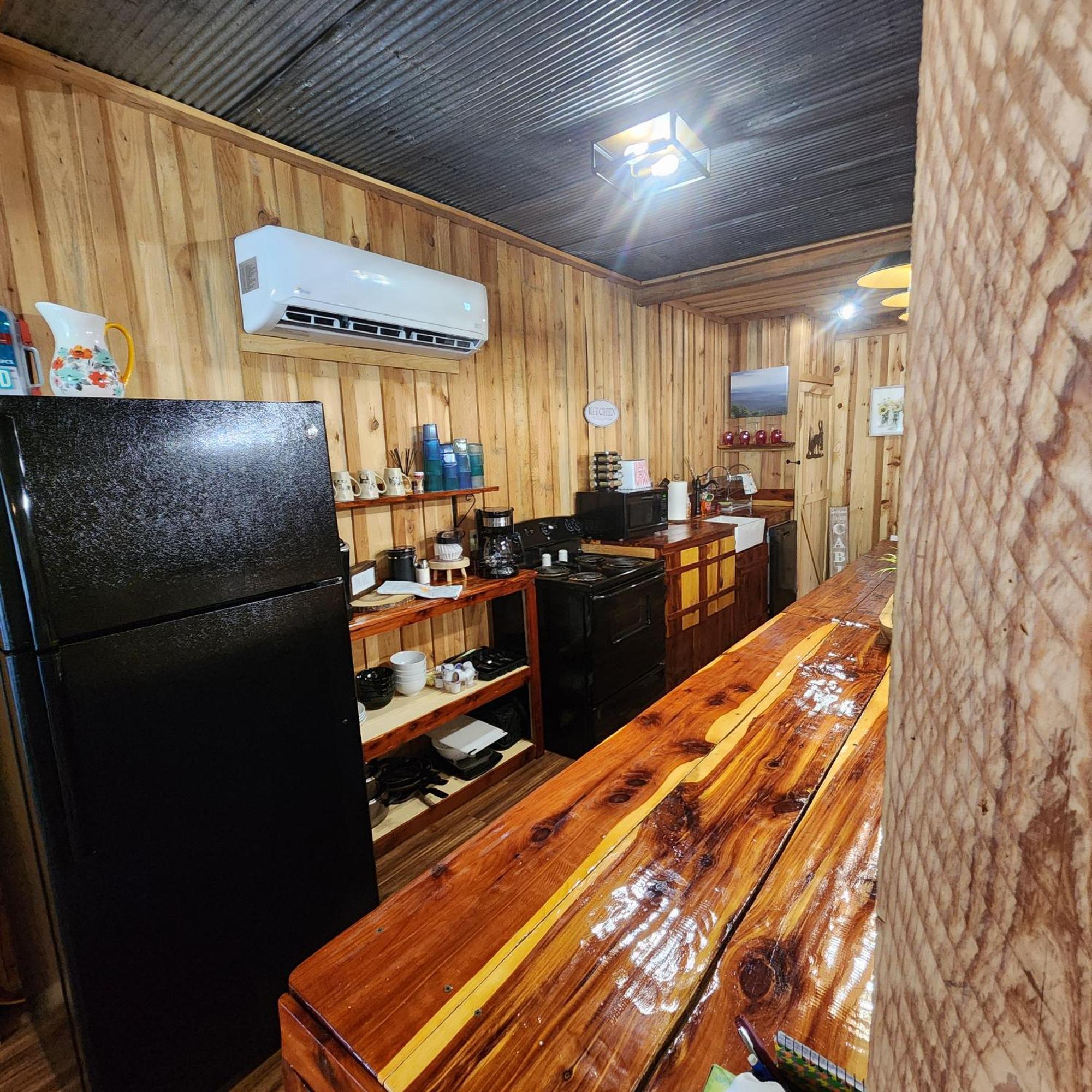 Unique Country Cabin Meets Farmhouse Modern!!! Mena 외부 사진