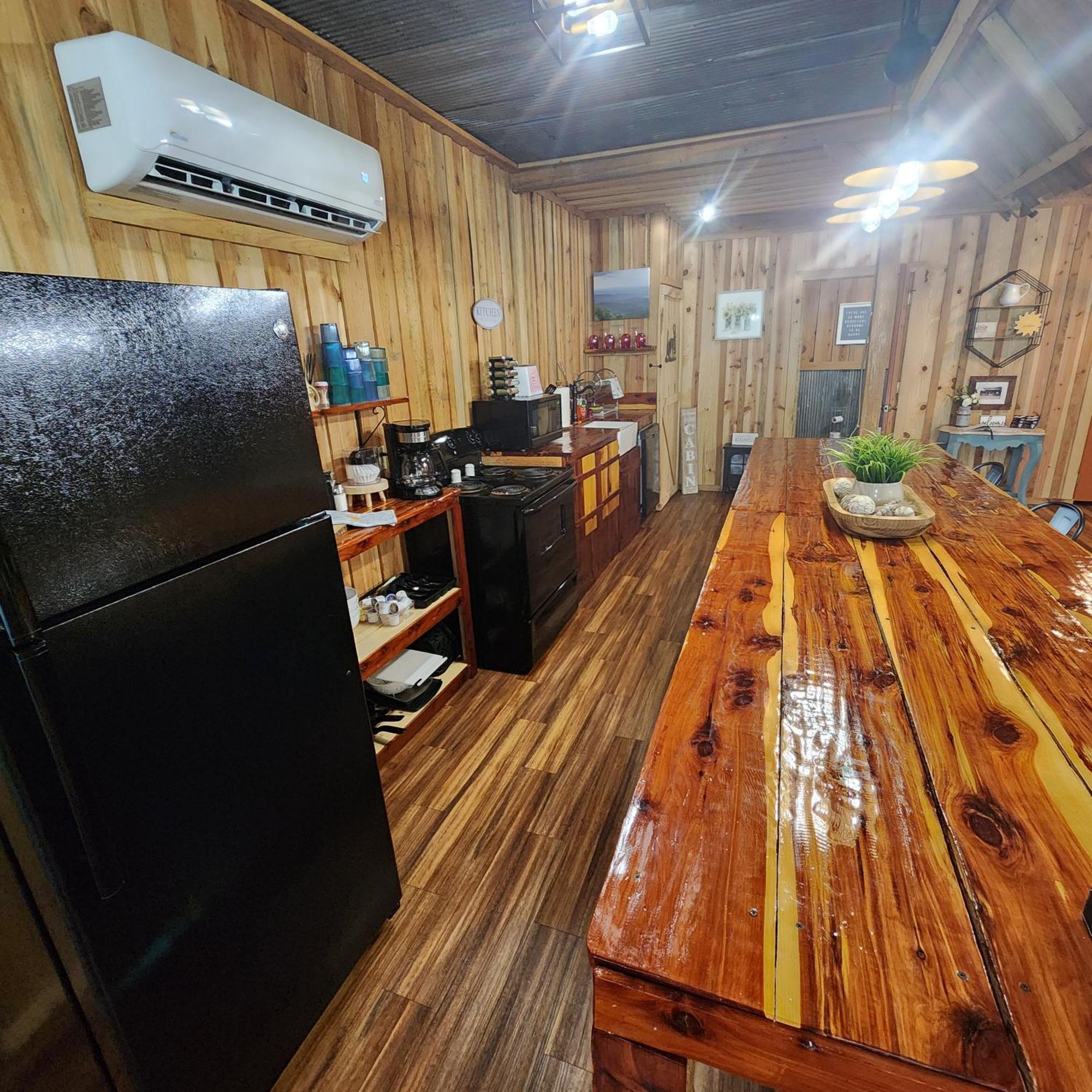 Unique Country Cabin Meets Farmhouse Modern!!! Mena 외부 사진