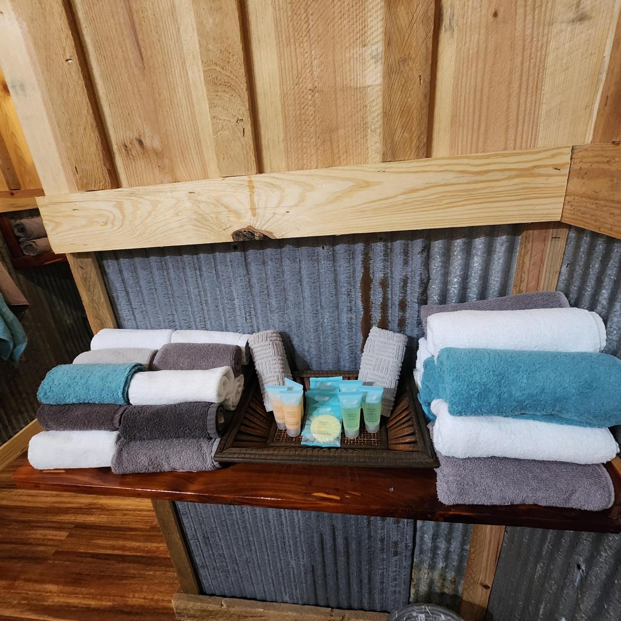 Unique Country Cabin Meets Farmhouse Modern!!! Mena 외부 사진