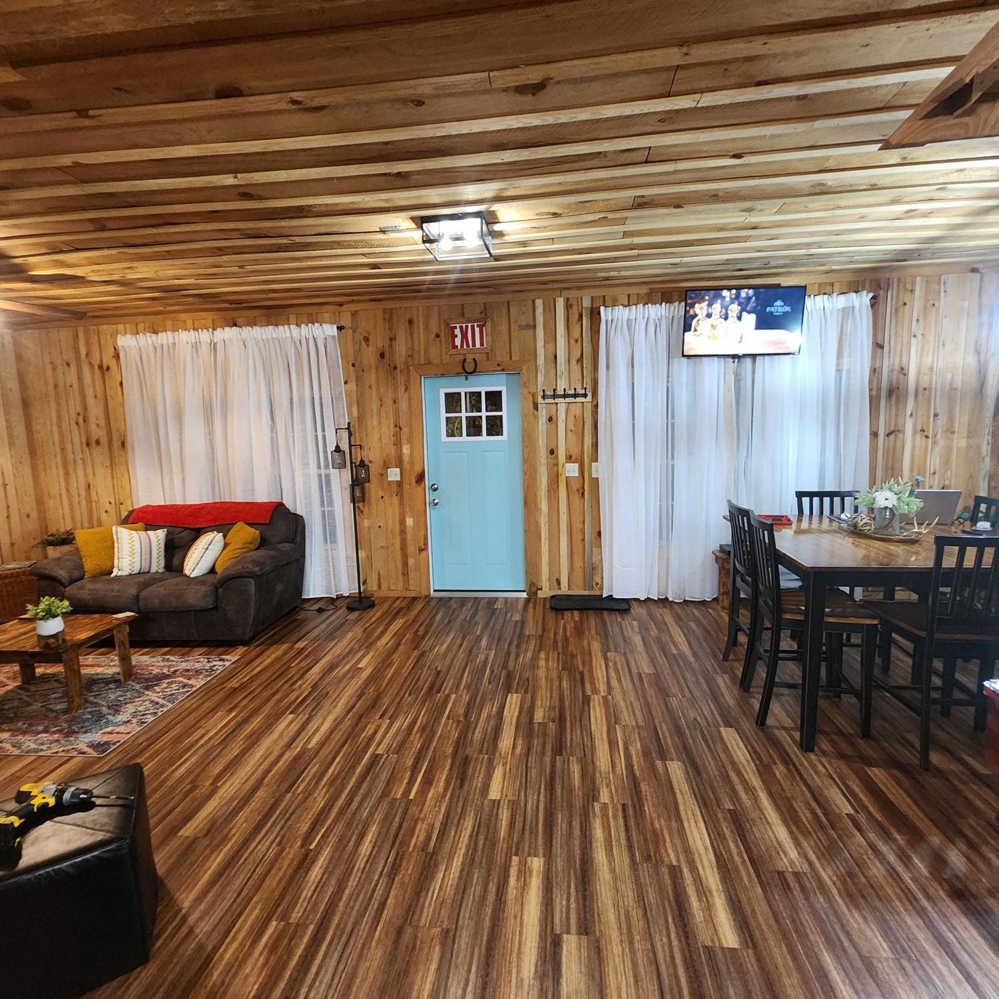 Unique Country Cabin Meets Farmhouse Modern!!! Mena 외부 사진